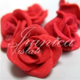 Розы красные, цветы из полимерной глины &laquo;Iranica Vistato&raquo;