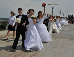 Свадебный фестиваль в Самаре возрождает национальные традиции
