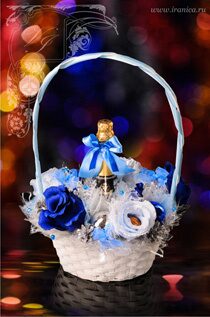 Новогодняя корзина из конфет и шампанского Inverno